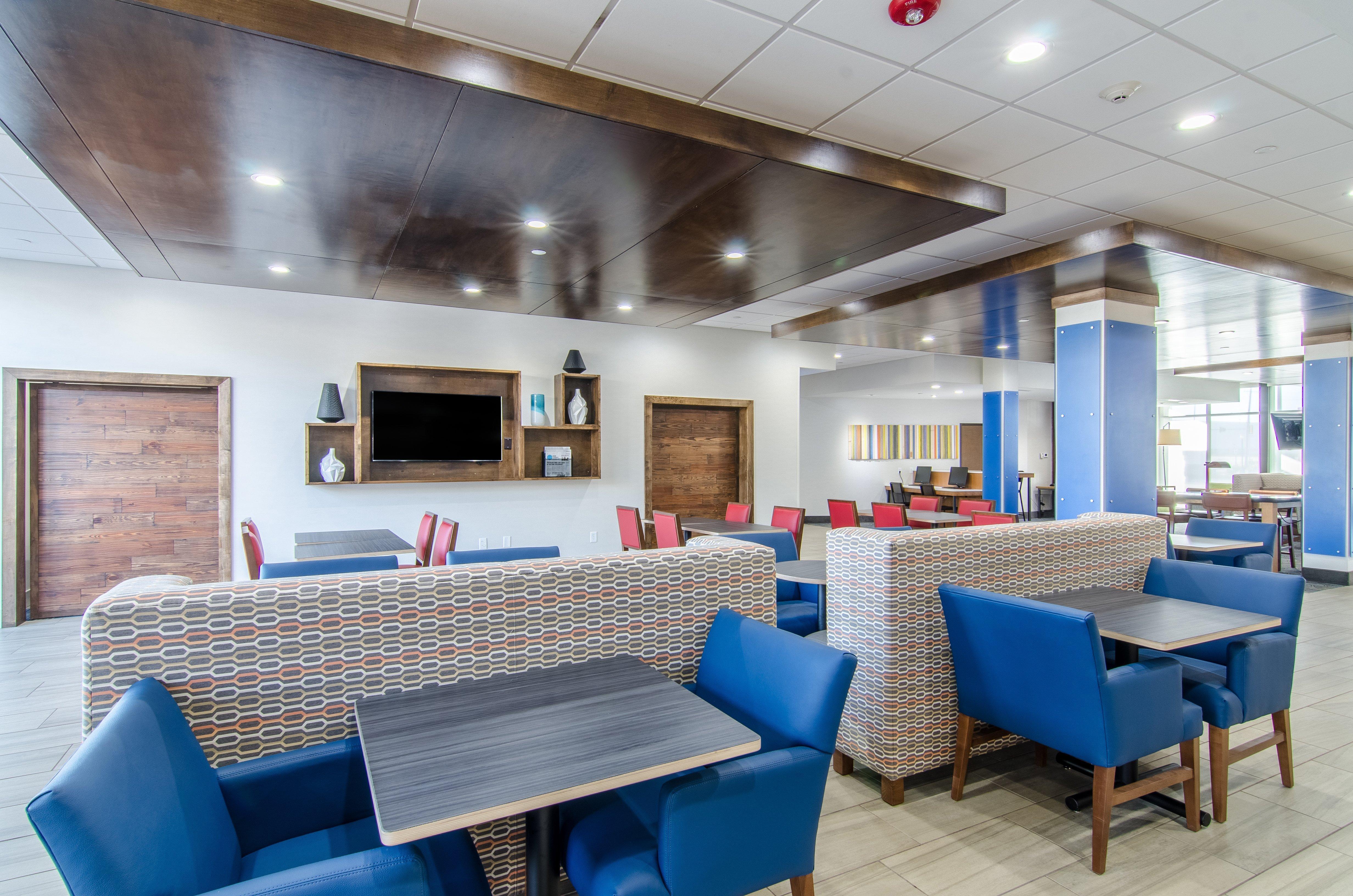 Holiday Inn Express & Suites - Atchison, An Ihg Hotel מראה חיצוני תמונה